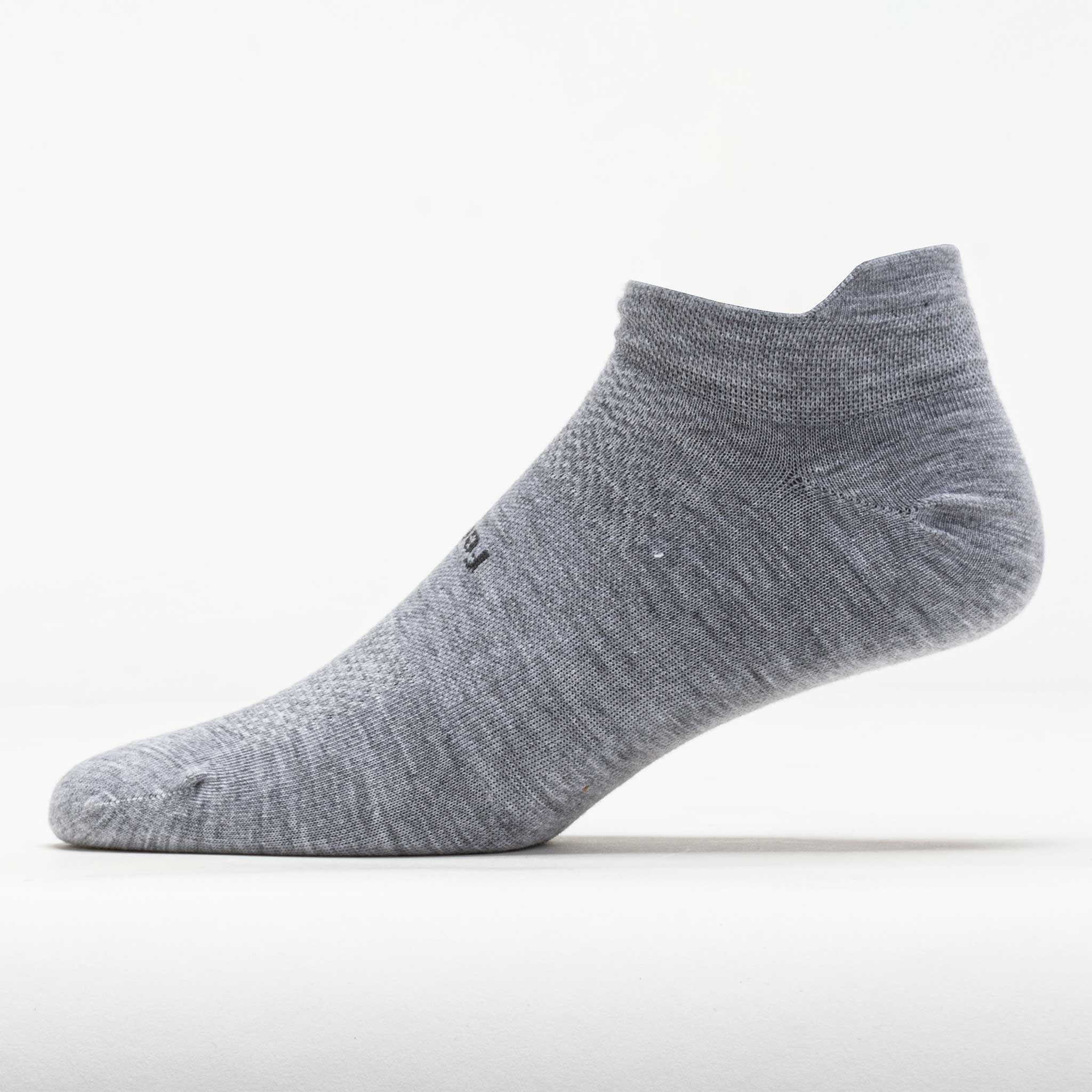 Feetures High Performance Ultra Light Cushion No Show Tab Socks