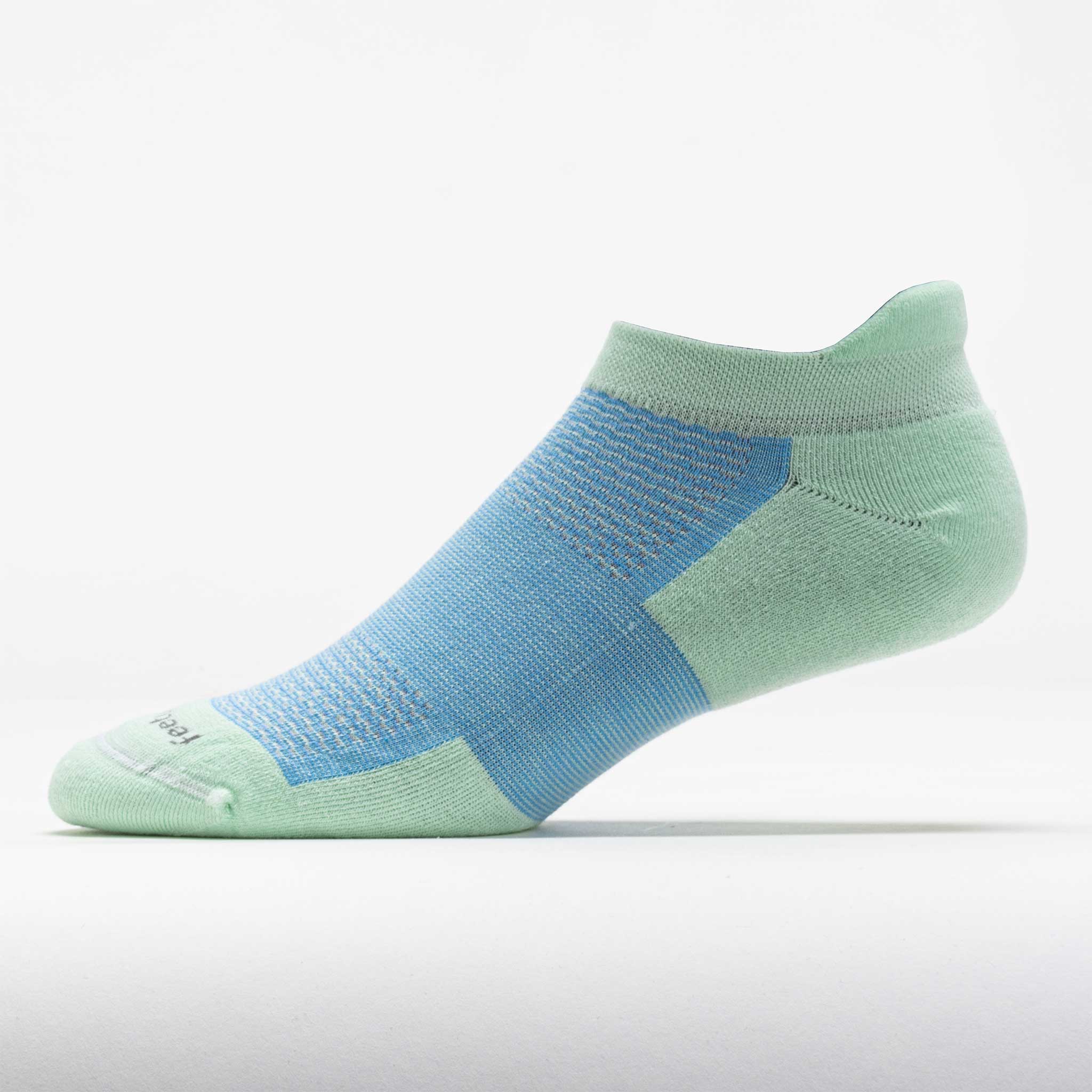 Feetures High Performance Max Cushion No Show Tab Socks