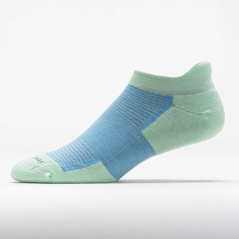 Feetures High Performance Max Cushion No Show Tab Socks