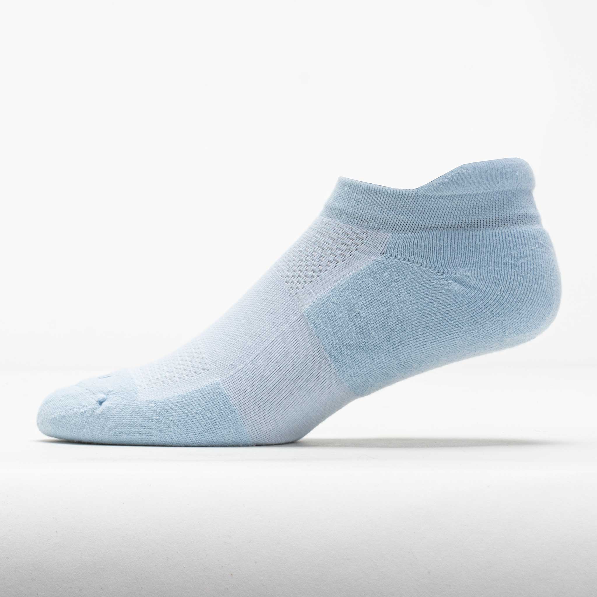 Feetures High Performance Max Cushion No Show Tab Socks