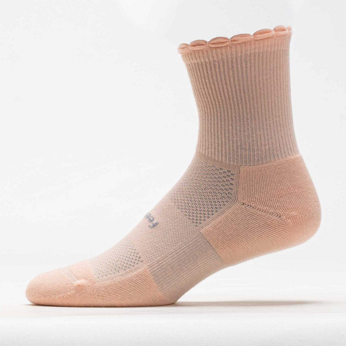 Feetures High Performance Max Cushion 1/4 Tall Scallop Socks
