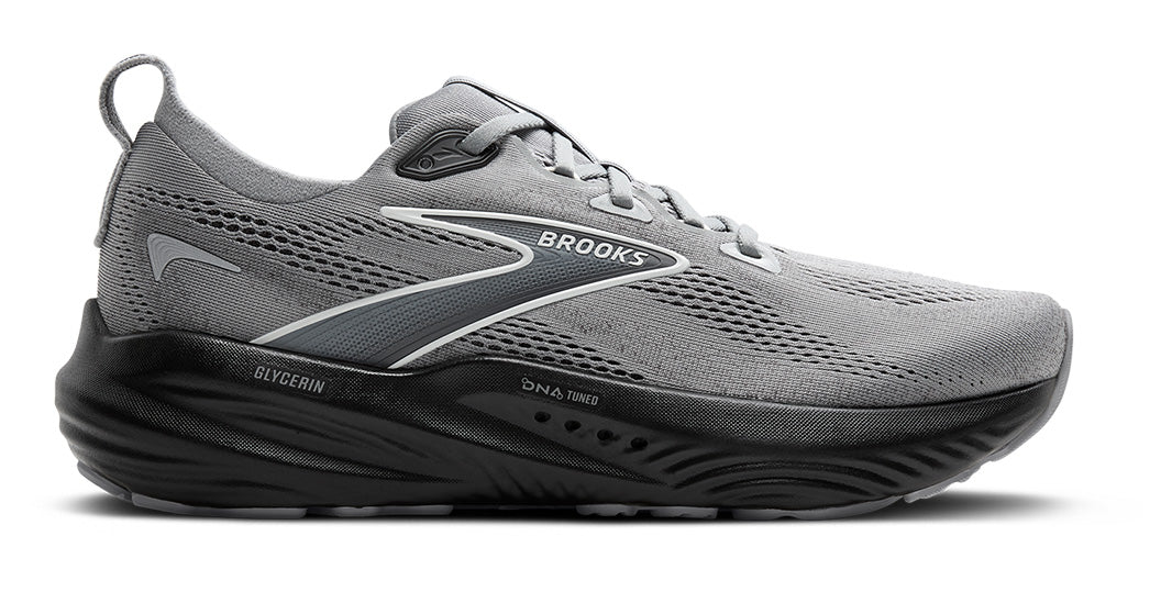 Lateral view of Brooks Glycerin 22 running shoes on a white background