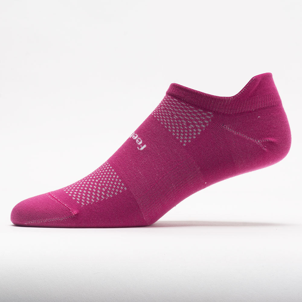 Feetures High Performance Ultra Light Cushion No Show Tab Socks