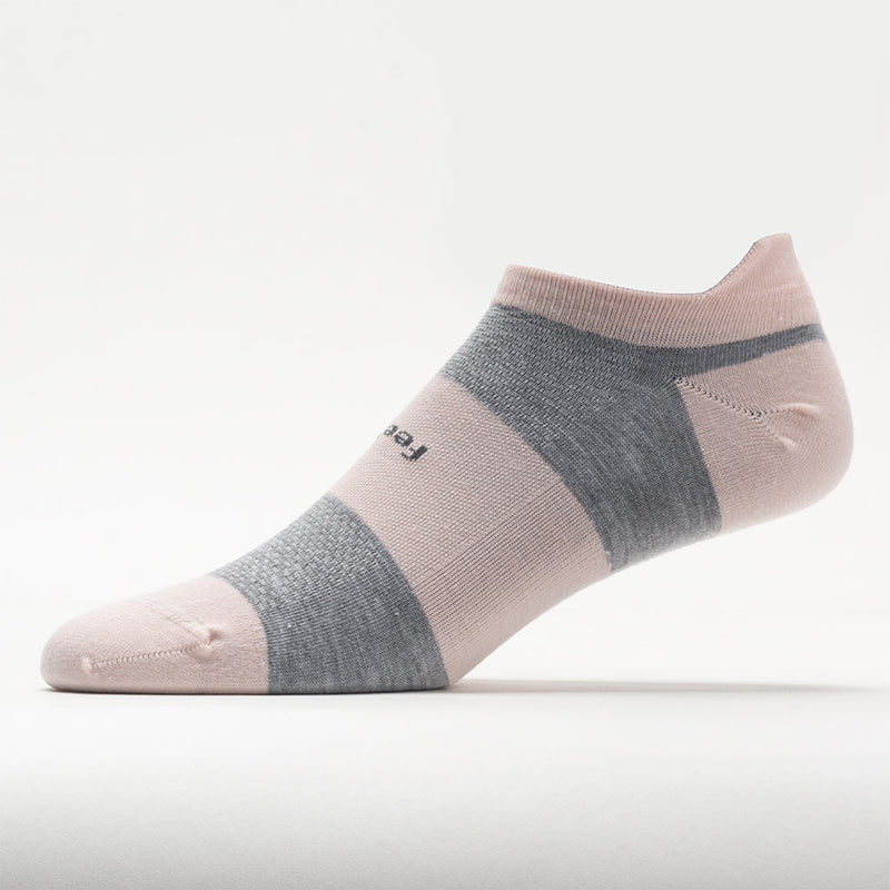 Feetures High Performance Ultra Light Cushion No Show Tab Socks