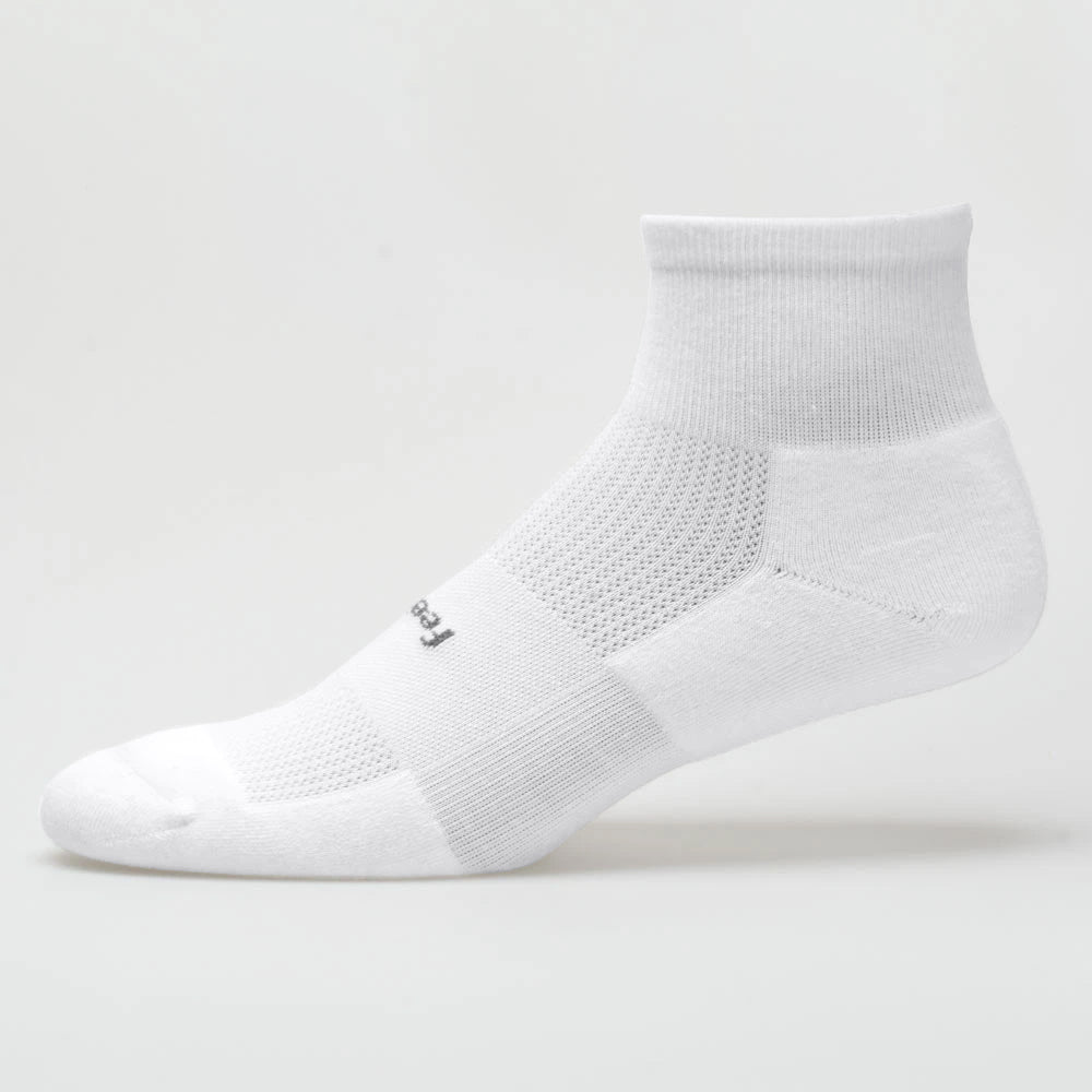 Feetures High Performance Cushion Quarter Socks