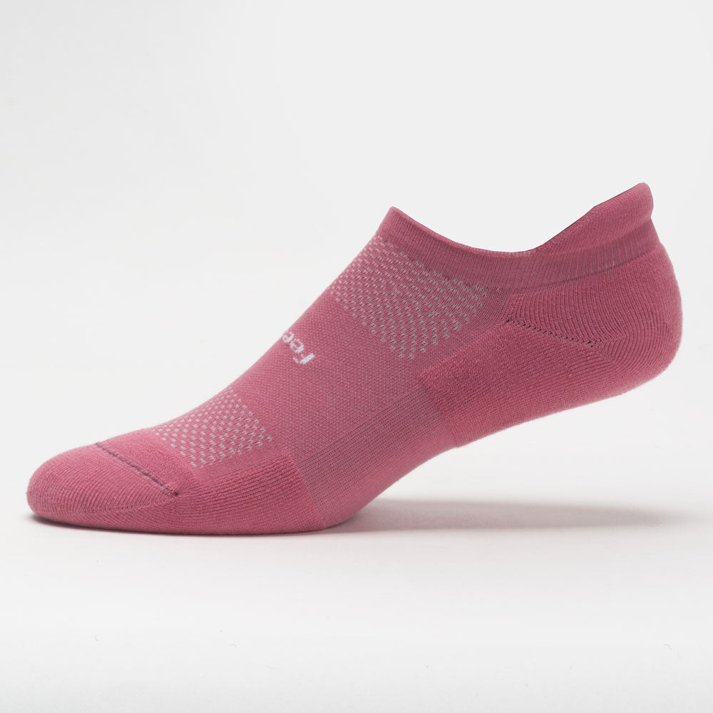Feetures High Performance Max Cushion No Show Tab Socks