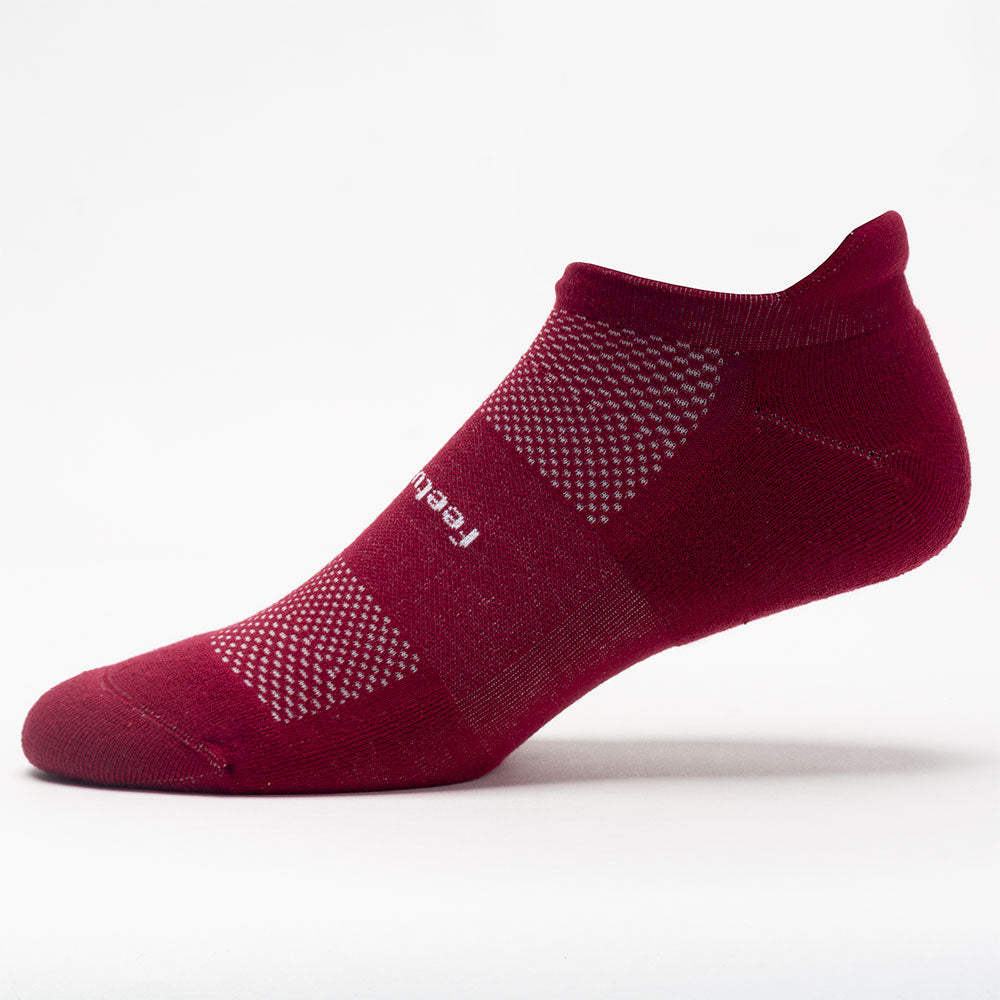 Feetures High Performance Max Cushion No Show Tab Socks
