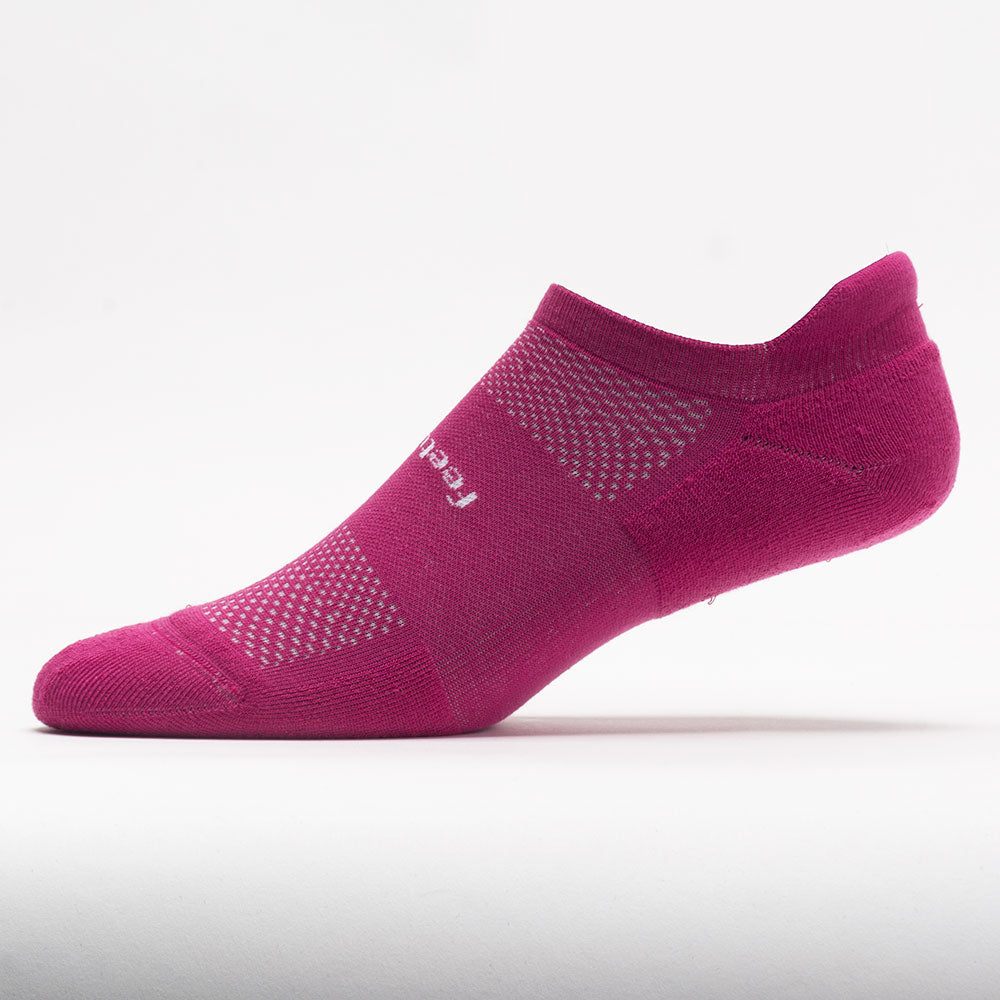 Feetures High Performance Max Cushion No Show Tab Socks
