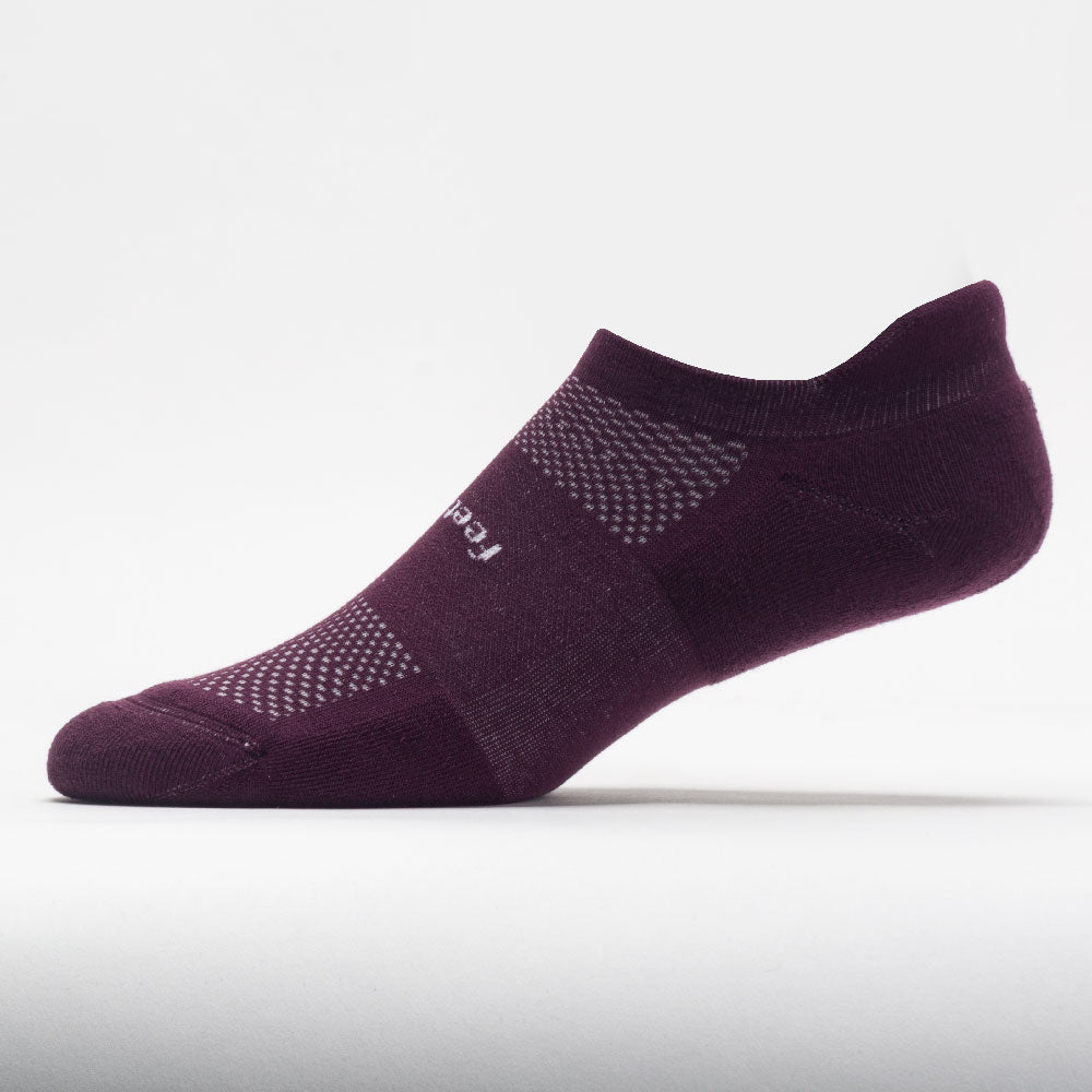 Feetures High Performance Max Cushion No Show Tab Socks