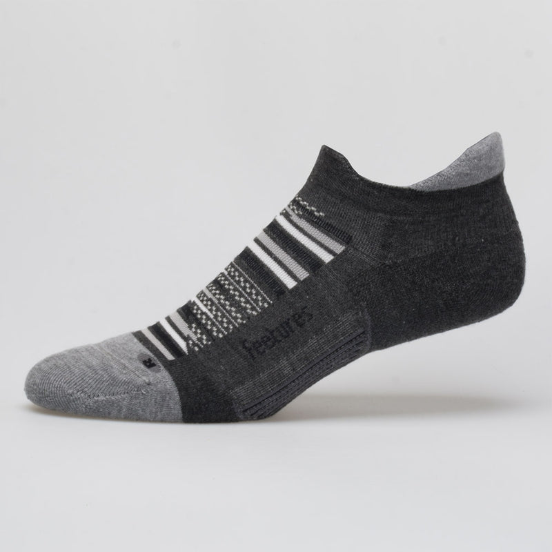 Feetures Elite Max Cushion No Show Tab Socks